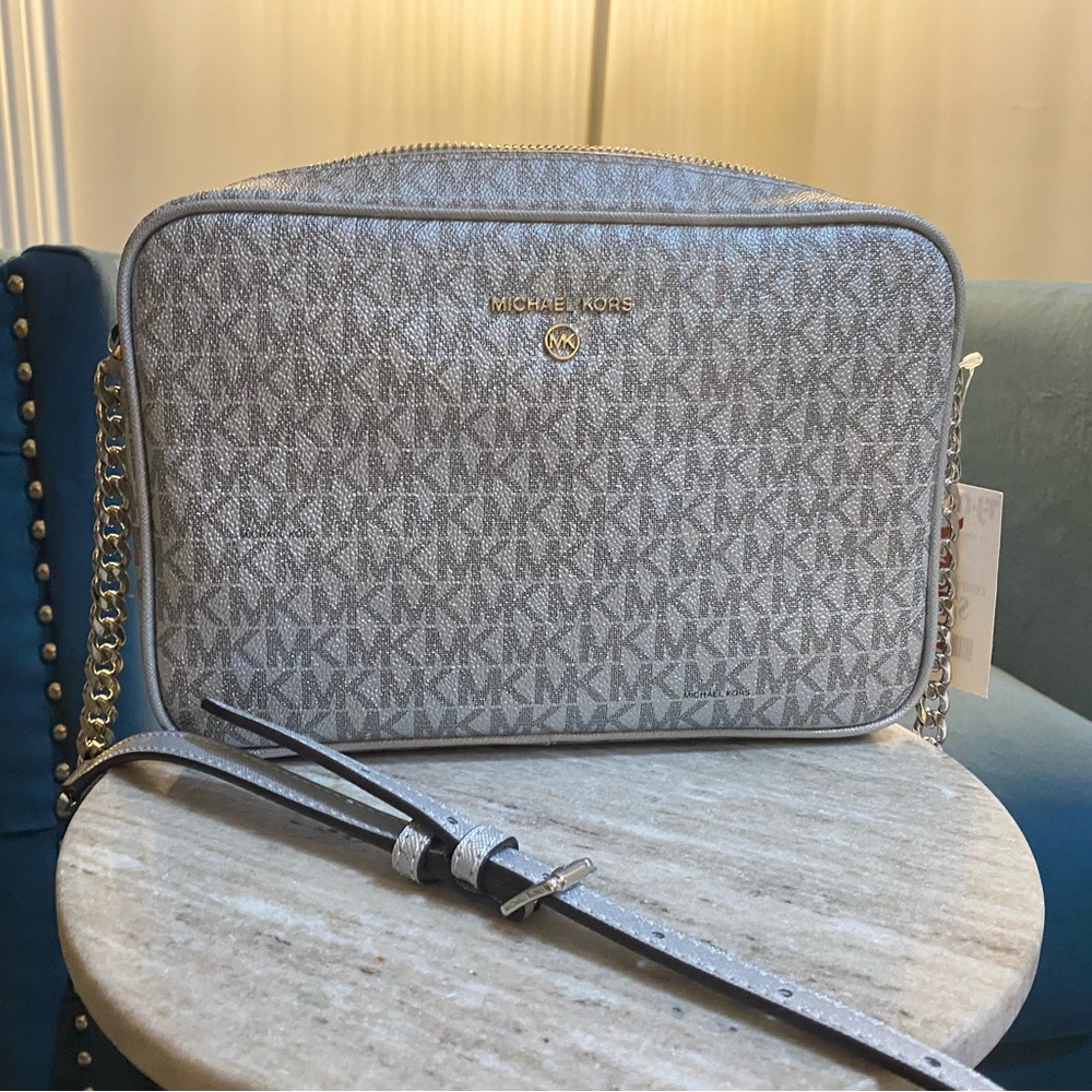 New with tags attached Michael Kors Jet Set Monogram Crossbody Bag in Light Gray